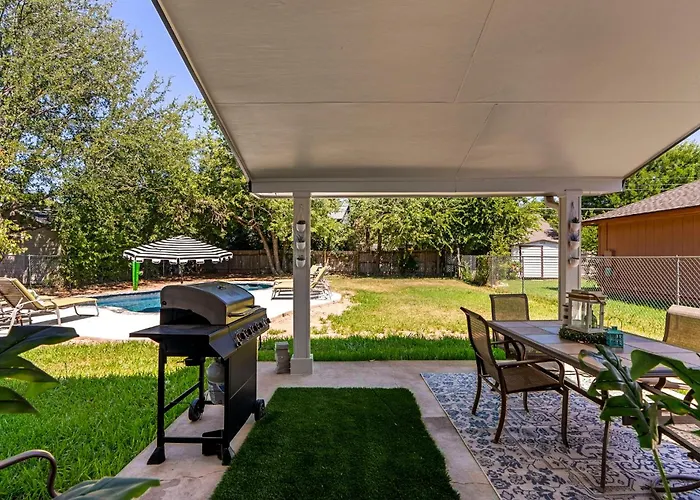 Pool Getaway Movie Games Yard Bbq Pets Round Rock